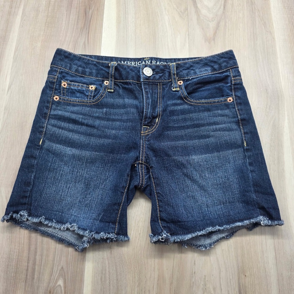 American Eagle Denim Shorts Cut Off Raw Hem Dark Wash Size 00 Womens Midi Blue
